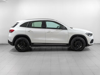 2021 Mercedes-Benz GLA 180 II (H247), белый, 3420000 рублей, вид 4