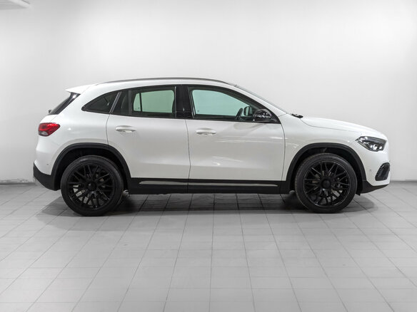 2021 Mercedes-Benz GLA 180 II (H247), белый, 3350000 рублей - вид 4