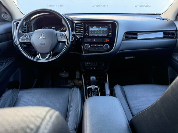 2017 Mitsubishi Outlander III Рестайлинг 2, белый, 1790000 рублей - вид 7