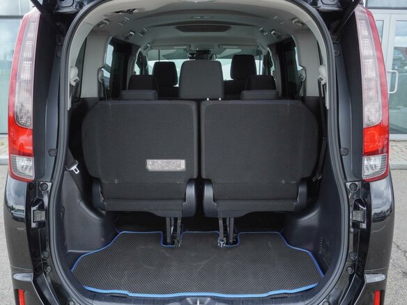 2017 Toyota Noah III (R80) Рестайлинг, чёрный, 2299000 рублей - вид 25