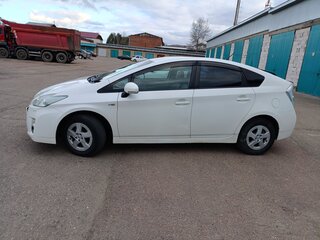 2010 Toyota Prius III (XW30), белый, 950000 рублей, вид 5