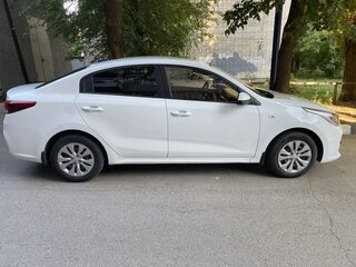 2019 Kia Rio IV, белый, 1300000 рублей, вид 2
