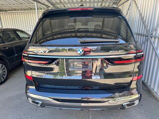 2024 BMW X7 40i I (G07) Рестайлинг, чёрный, 8000000 рублей, вид 3