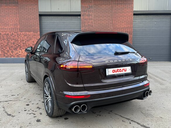 2016 Porsche Cayenne II Рестайлинг (958), коричневый, 3400000 рублей - вид 3