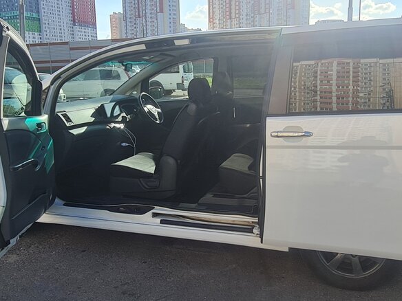 2010 Toyota ISis I Рестайлинг, белый - вид 19