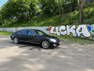 2006 Mercedes-Benz S-Класс 550 Long V (W221), чёрный, 1530000 рублей, вид 2