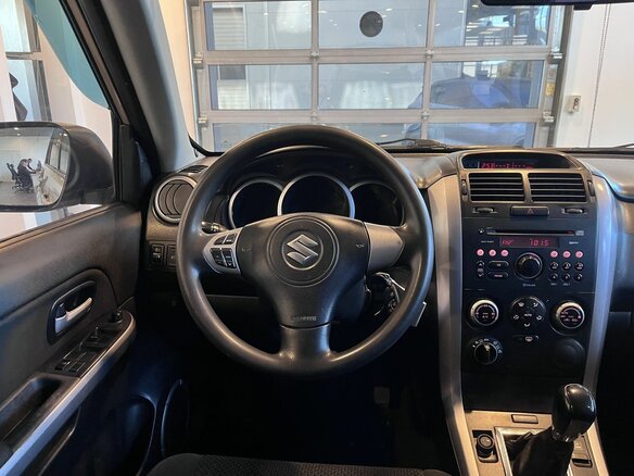 2005 Suzuki Grand Vitara II, бежевый, 550000 рублей - вид 9