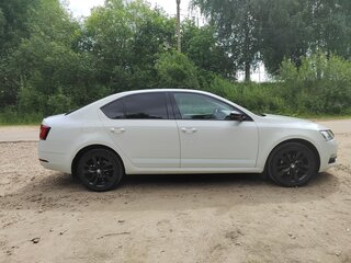 2019 Skoda Octavia III (A7) Рестайлинг, белый, 2400000 рублей, вид 4