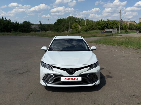 2019 Toyota Camry VIII (XV70), белый, 2800000 рублей, вид 1