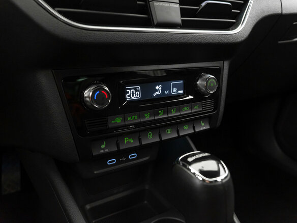 2021 Skoda Rapid II, коричневый, 1710000 рублей - вид 15