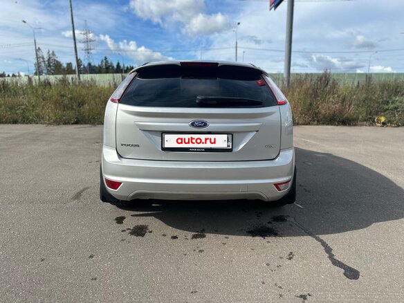2010 Ford Focus II Рестайлинг, серый - вид 5