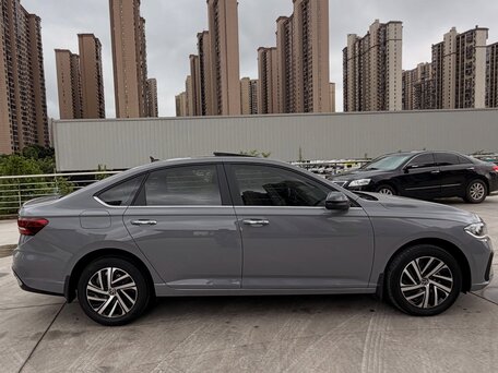 2023 Volkswagen Lavida III Рестайлинг, серый, 1450000 рублей, вид 3