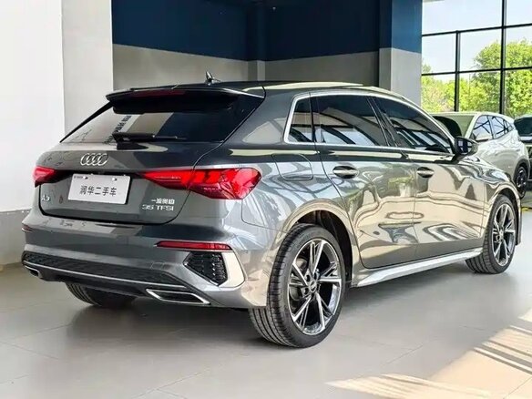 2023 Audi A3 35 TFSI IV (8Y), серебристый - вид 3