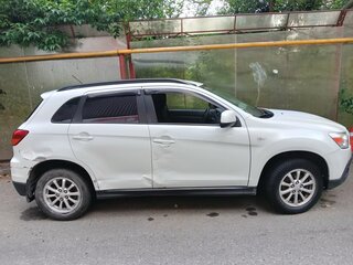 2013 Mitsubishi ASX I Рестайлинг, белый, 800000 рублей, вид 3