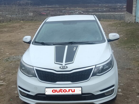 2016 Kia Rio III Рестайлинг, белый, 450000 рублей