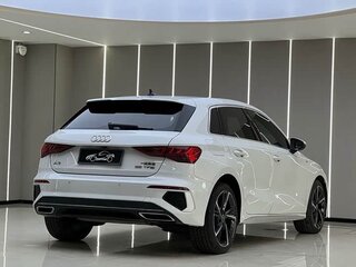 2022 Audi A3 Sportback 35 TFSI IV (8Y), белый, 1650000 рублей, вид 5