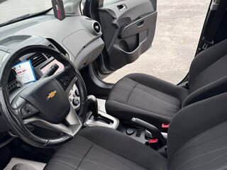 2014 Chevrolet Aveo II, серый, 850000 рублей, вид 4