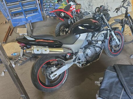 2001 Honda CB 600F Hornet, чёрный, 380000 рублей, вид 1