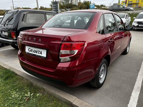 2026 Lada (ВАЗ) Granta I Рестайлинг, красный, 1208000 рублей, вид 3