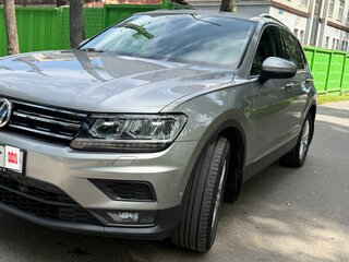 2019 Volkswagen Tiguan II, серебристый, 2900000 рублей, вид 4