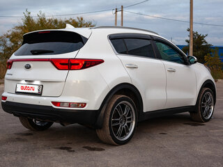 2017 Kia Sportage IV, белый, 1790000 рублей, вид 4