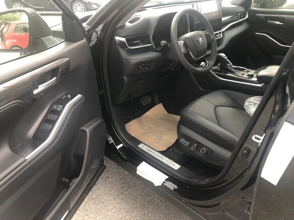 2026 Toyota Highlander IV (XU70), чёрный - вид 5