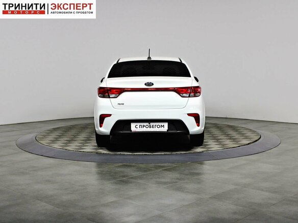 2017 Kia Rio IV, белый, 1276000 рублей - вид 6