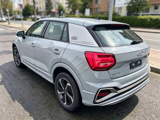 2022 Audi Q2 L e-tron I Рестайлинг, серый, 2190000 рублей, вид 4