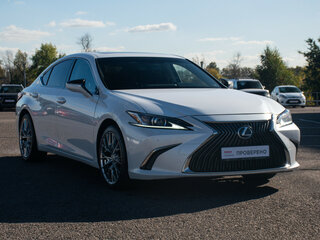 2018 Lexus ES 250 VII, белый, 3548000 рублей, вид 3
