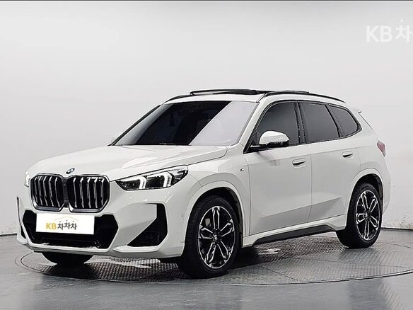 2023 BMW X1 18d sDrive III (U11/U12), белый, 3329911 рублей