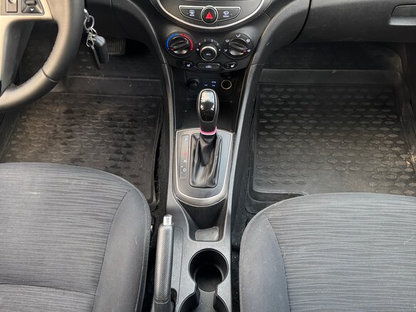 2015 Hyundai Solaris I Рестайлинг, белый - вид 8