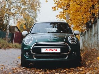 2021 Mini Hatch Cooper III (F55/F56) Рестайлинг, белый, 2500000 рублей, вид 1