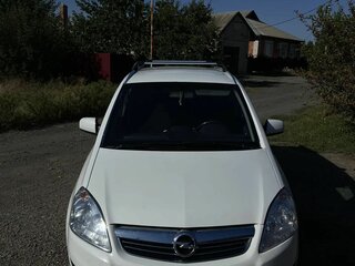 2013 Opel Zafira B Рестайлинг, белый, 800000 рублей, вид 1