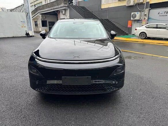 2026 Xpeng G6 I Рестайлинг, чёрный, 4700700 рублей