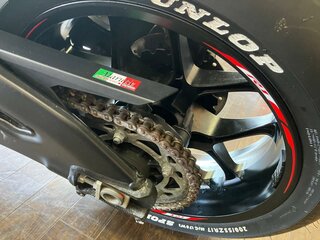 2015 Yamaha YZF-R1, красный, 1677000 рублей, вид 4