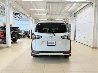2019 Toyota Sienta II Рестайлинг, белый, 1699000 рублей, вид 5