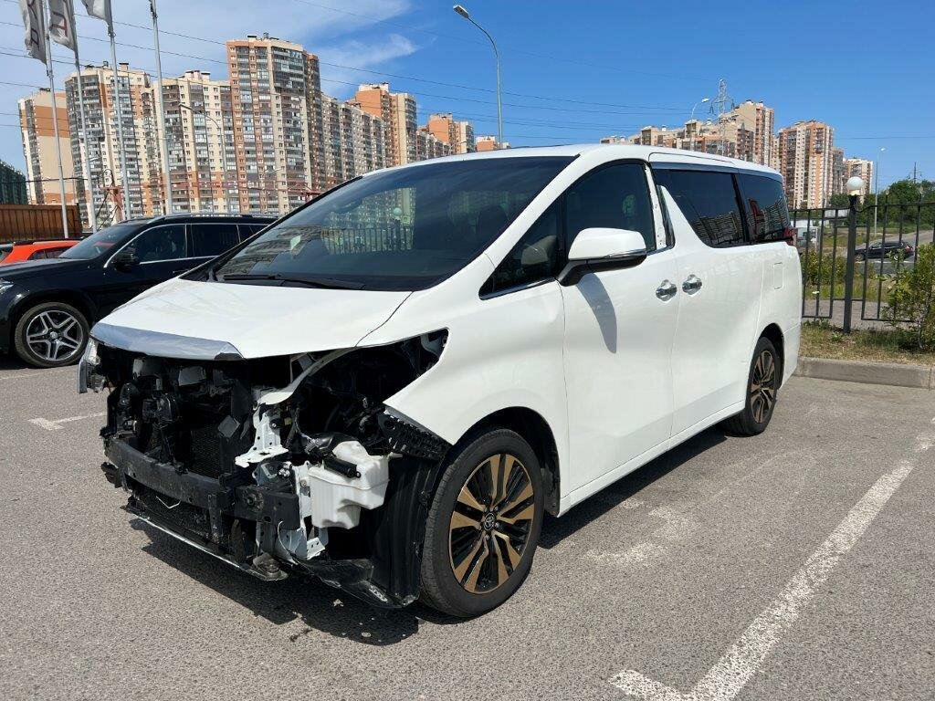 Открыть фотографии: Toyota Alphard III Рестайлинг