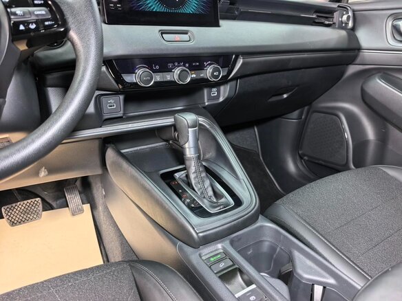 2023 Honda Vezel II, белый - вид 18
