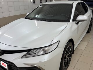2021 Toyota Camry VIII (XV70) Рестайлинг, белый, 3950000 рублей, вид 1