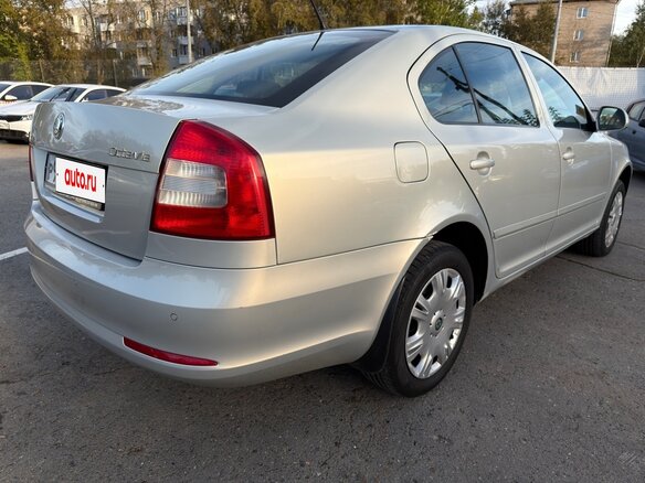 2012 Skoda Octavia II (A5) Рестайлинг, серебристый, 808000 рублей - вид 6