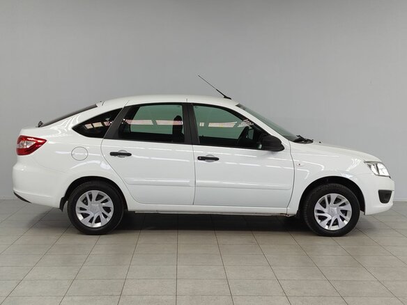 2018 Lada (ВАЗ) Granta I, белый, 609000 рублей - вид 3