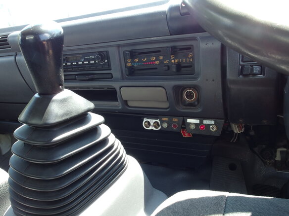 2005 Isuzu Elf (N-series), белый - вид 22