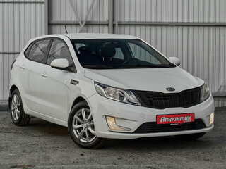 2014 Kia Rio 5-speed III, белый, 635000 рублей, вид 3