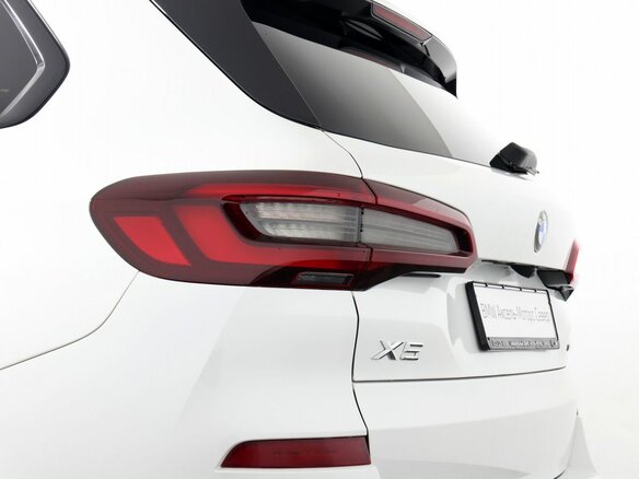 2020 BMW X5 40d IV (G05/G18), белый, 6970000 рублей - вид 8