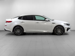 2019 Kia Optima IV Рестайлинг, белый, 1699000 рублей, вид 4