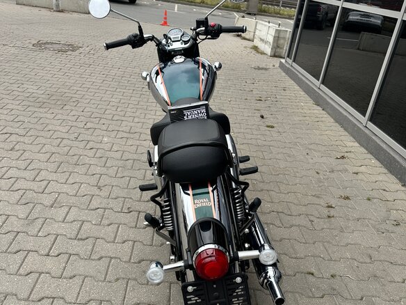 2026 Royal Enfield Classic 350, зелёный, 526000 рублей - вид 10