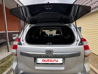 2015 Toyota Land Cruiser Prado 150 Series Рестайлинг 1, серебристый, 3200000 рублей, вид 4