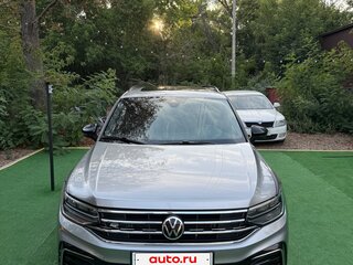 2022 Volkswagen Tiguan II Рестайлинг, серебристый, 3400000 рублей, вид 3