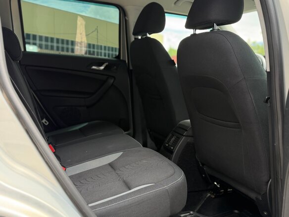 2015 Skoda Yeti I Рестайлинг, серебристый - вид 10