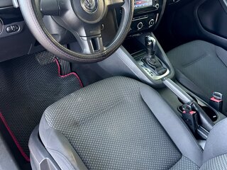 2011 Volkswagen Jetta VI, красный, 770000 рублей, вид 5